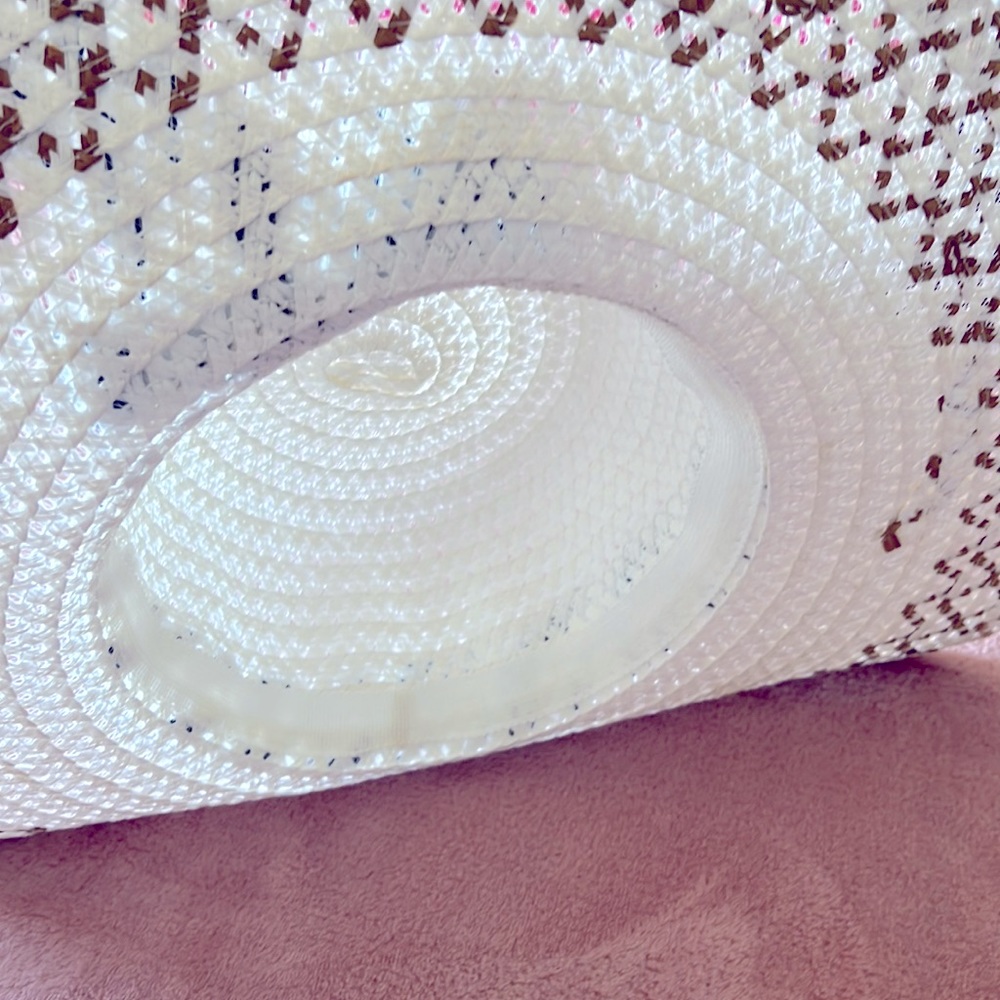 Women Summer Rounded Hat! - Picture 6 of 6